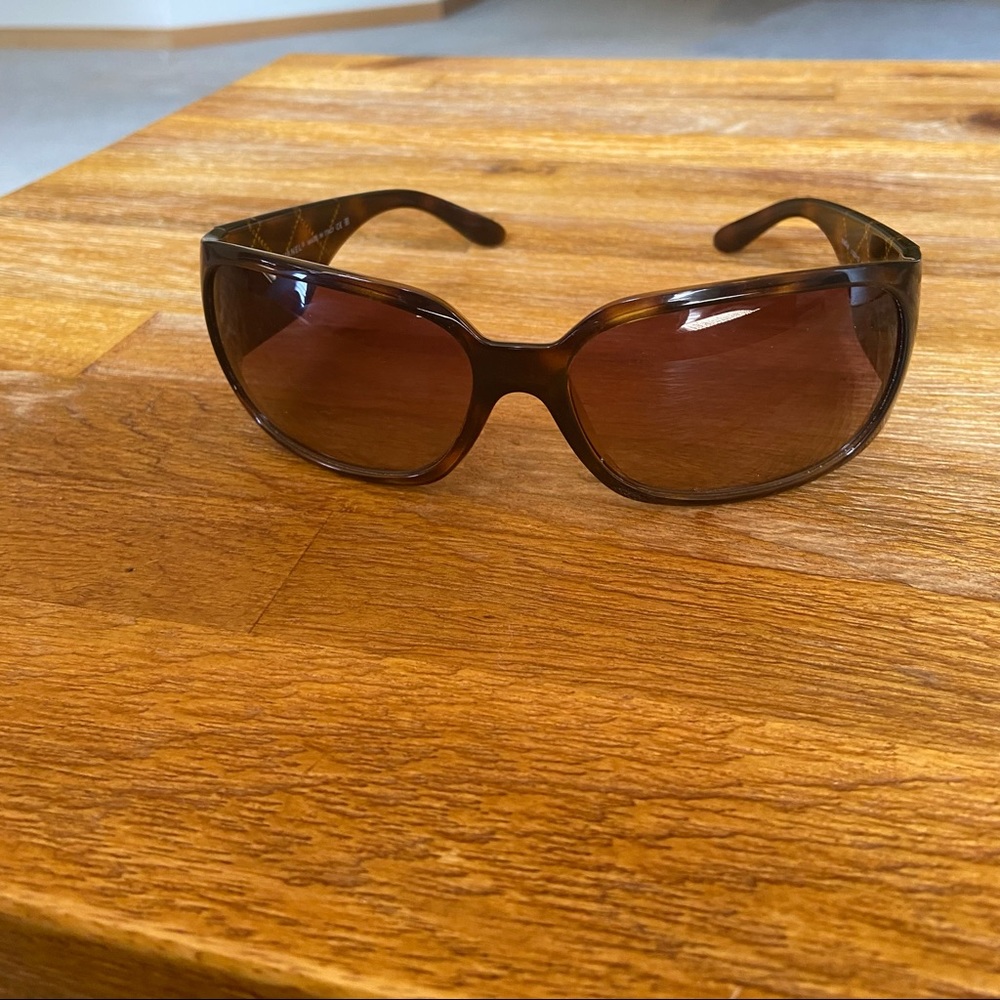 Chanel oversized sunglasses w/ Swarovski crystals - Picture 8 of 16